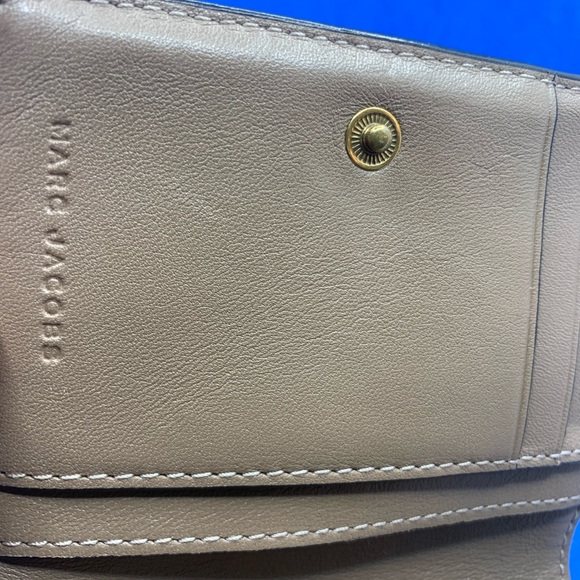 Marc Jacobs brown beige leather wallet - Picture 11 of 15